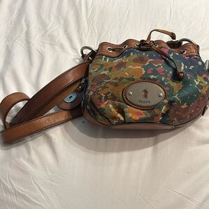 Fossil bucket bag